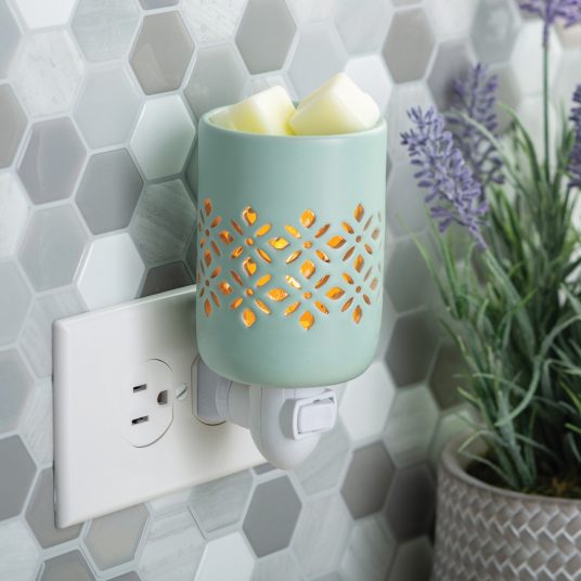 Soft Mint Pluggable Fragrance Warmer